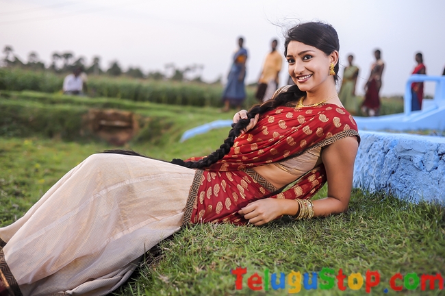 Nenem chinnapillana movie stills 3- Photos,Spicy Hot Pics,Images,High Resolution WallPapers Download