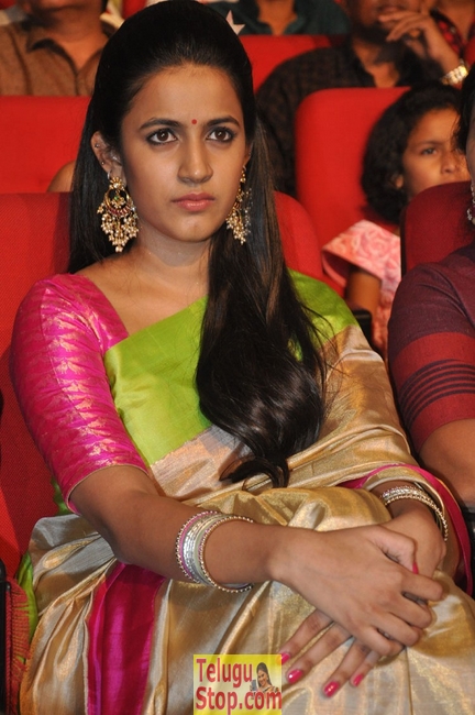 Niharika konidela new pics- Photos,Spicy Hot Pics,Images,High Resolution WallPapers Download