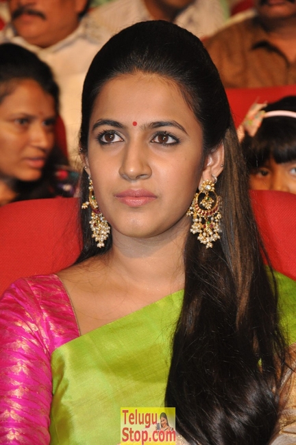 Niharika konidela new pics- Photos,Spicy Hot Pics,Images,High Resolution WallPapers Download