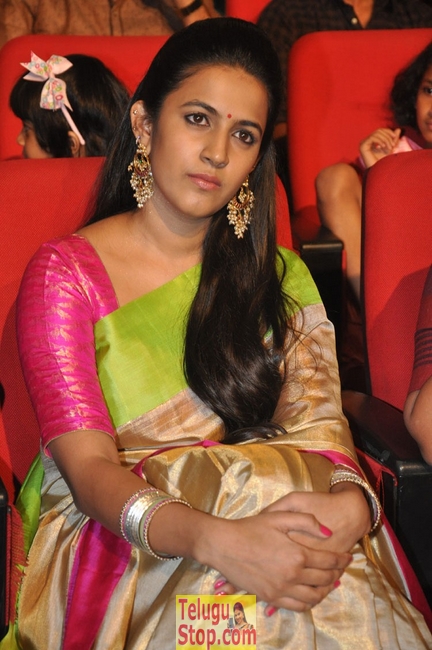 Niharika konidela new pics- Photos,Spicy Hot Pics,Images,High Resolution WallPapers Download