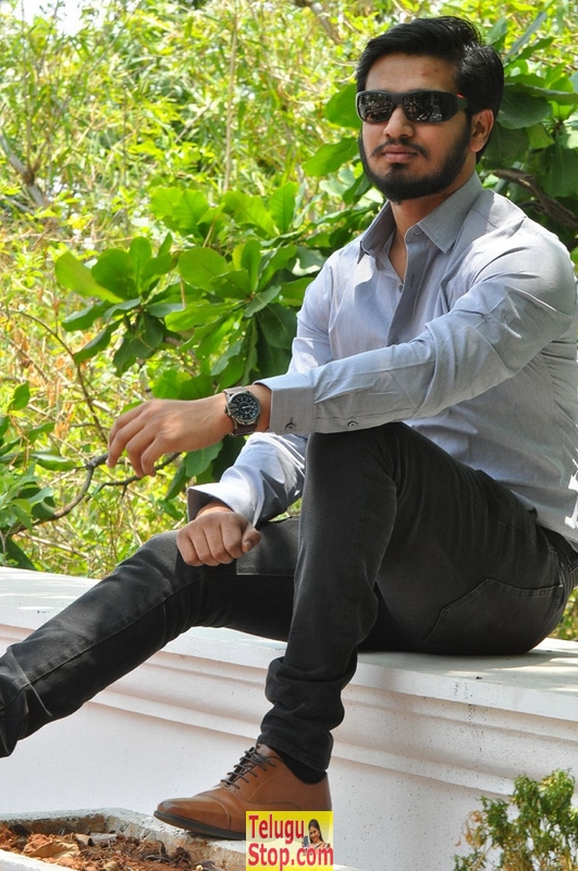 Nikhil interview stills- Photos,Spicy Hot Pics,Images,High Resolution WallPapers Download