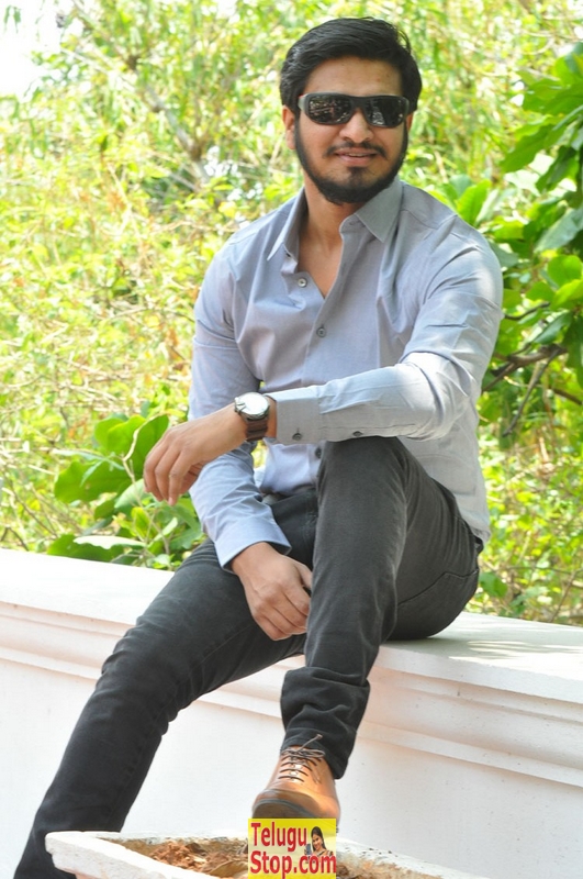 Nikhil interview stills- Photos,Spicy Hot Pics,Images,High Resolution WallPapers Download