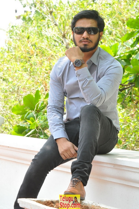 Nikhil interview stills- Photos,Spicy Hot Pics,Images,High Resolution WallPapers Download