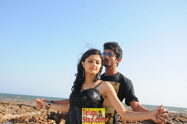 Ninne korukunta movie stills- Photos,Spicy Hot Pics,Images,High Resolution WallPapers Download