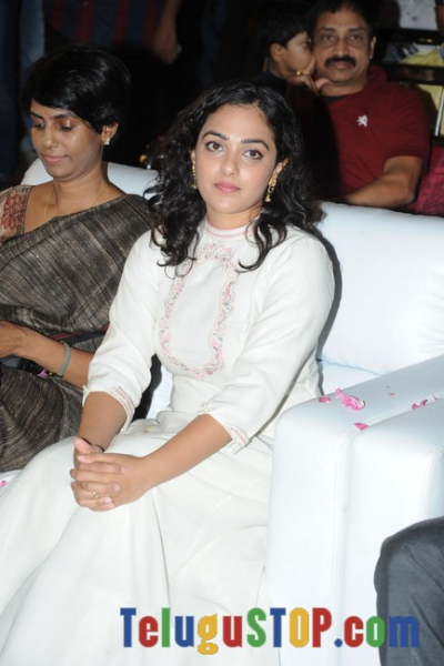 Nithya menon new stills- Photos,Spicy Hot Pics,Images,High Resolution WallPapers Download