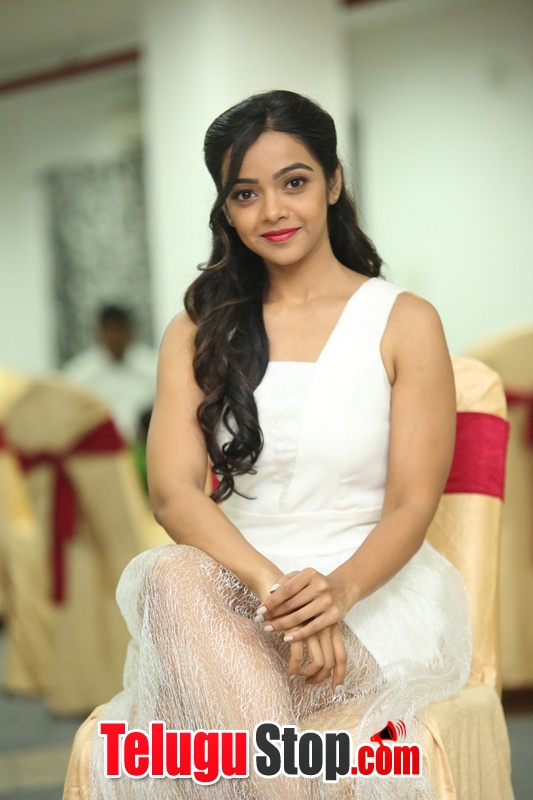 Nithya shetty new pics 2- Photos,Spicy Hot Pics,Images,High Resolution WallPapers Download