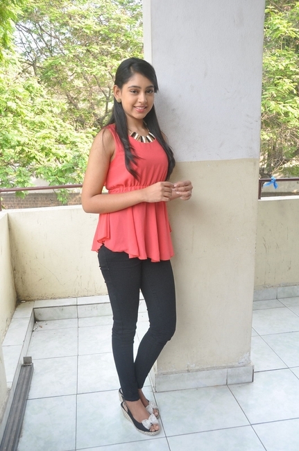 Niti taylor new stills- Photos,Spicy Hot Pics,Images,High Resolution WallPapers Download