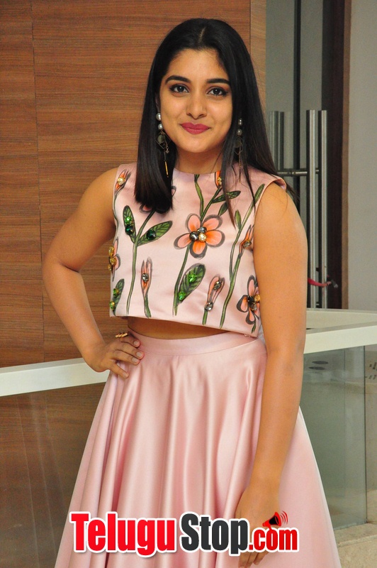Niveda thomas latest images- Photos,Spicy Hot Pics,Images,High Resolution WallPapers Download