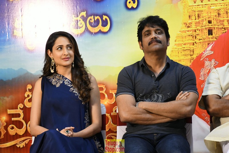 Om namo venkatesaya success meet- Photos,Spicy Hot Pics,Images,High Resolution WallPapers Download