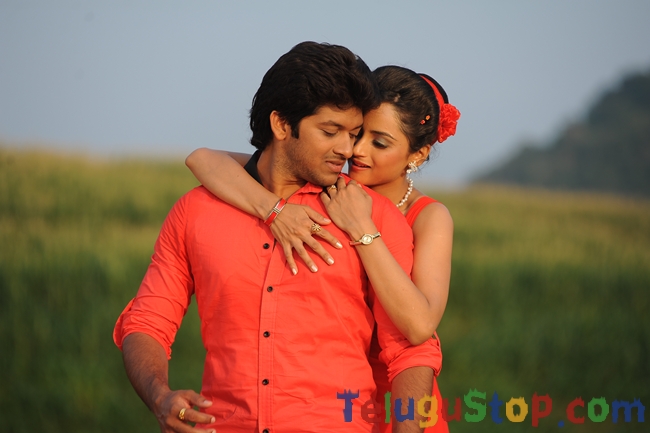 Oridevudoy movie stills- Photos,Spicy Hot Pics,Images,High Resolution WallPapers Download