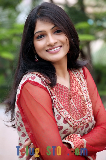 Pallavi stills- Photos,Spicy Hot Pics,Images,High Resolution WallPapers Download