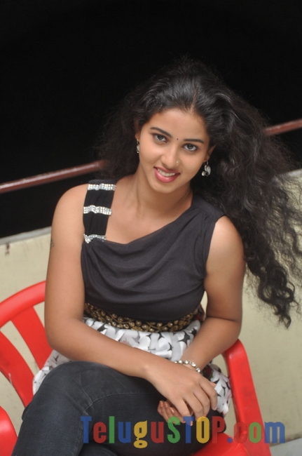 Pavani new stills- Photos,Spicy Hot Pics,Images,High Resolution WallPapers Download