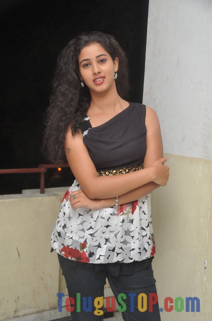 Pavani new stills- Photos,Spicy Hot Pics,Images,High Resolution WallPapers Download