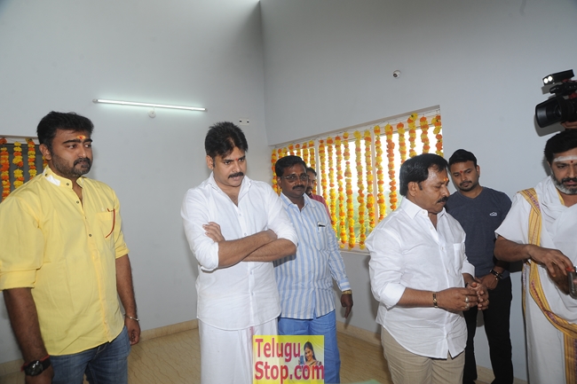 Pawan kalyan new movie opening- Photos,Spicy Hot Pics,Images,High Resolution WallPapers Download
