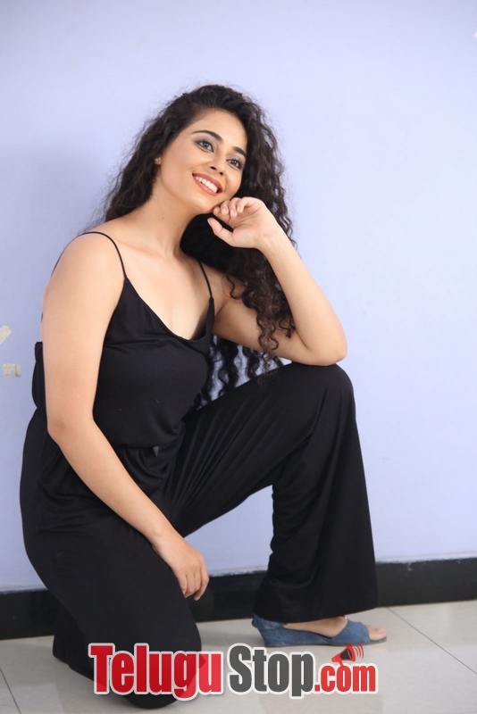 Payal wadhwa spicy photos- Photos,Spicy Hot Pics,Images,High Resolution WallPapers Download