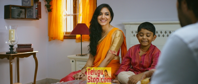 Pelli choopulu movie stills- Photos,Spicy Hot Pics,Images,High Resolution WallPapers Download