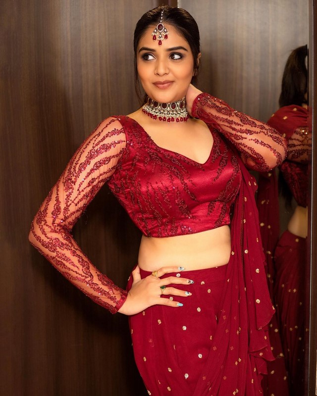 Pictures of actress sreemukhi hot red saree beauties show shake up the social media-Sreemukhi, Sreemukhi Pics, Tollywoodanchor Photos,Spicy Hot Pics,Images,High Resolution WallPapers Download