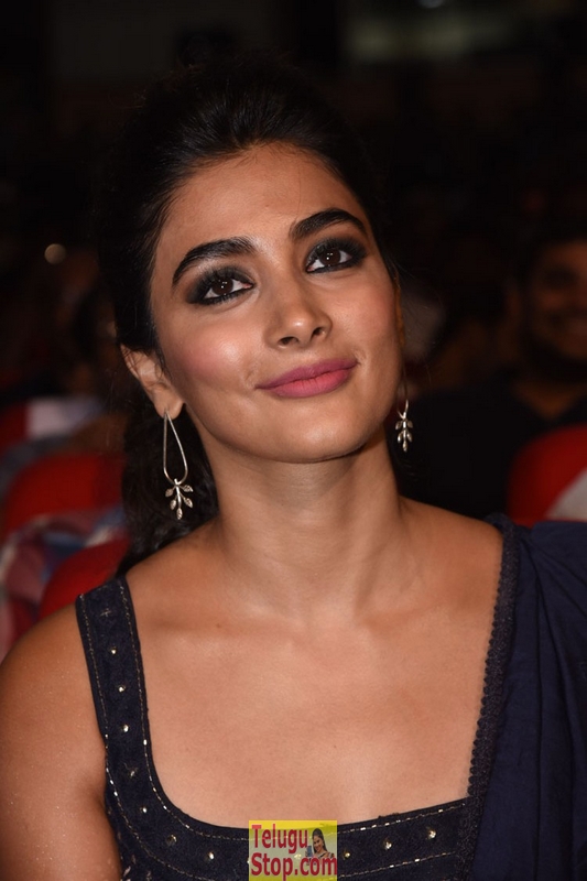 Pooja hegde new stills 3- Photos,Spicy Hot Pics,Images,High Resolution WallPapers Download