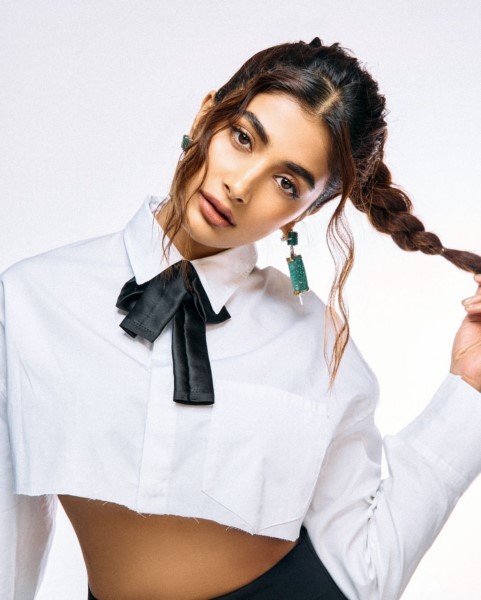 Pooja hegdes beauty is making fans excited-Actresspooja, Alluarjun, Jigelurani, Pooja Hegde, Pooja Hegde Dj, Pooja Hegde Hd, Pooja Hegde Hot, Poojahegde Photos,Spicy Hot Pics,Images,High Resolution WallPapers Download