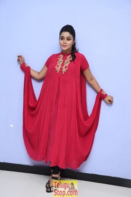 Poorna new stills 3- Photos,Spicy Hot Pics,Images,High Resolution WallPapers Download