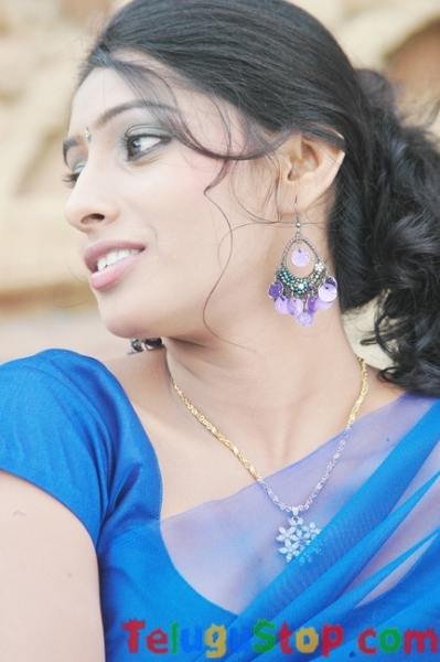 Pranaya veedhulo movie stills- Photos,Spicy Hot Pics,Images,High Resolution WallPapers Download