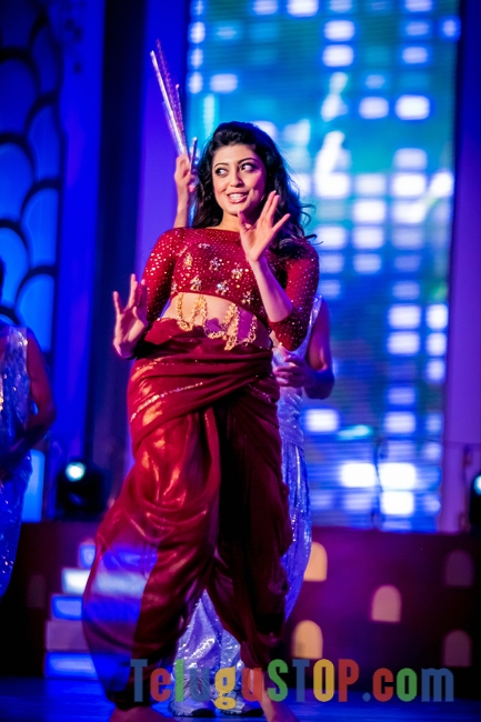 Praneetha at siima awards 2014- Photos,Spicy Hot Pics,Images,High Resolution WallPapers Download