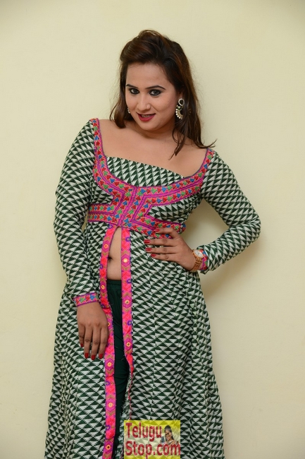 Preyasi nayak new stills- Photos,Spicy Hot Pics,Images,High Resolution WallPapers Download