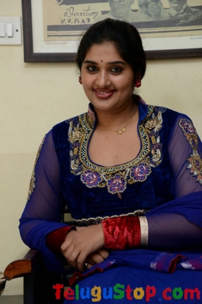 Priya stills 2- Photos,Spicy Hot Pics,Images,High Resolution WallPapers Download