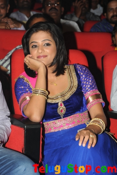 Priyamani stills- Photos,Spicy Hot Pics,Images,High Resolution WallPapers Download