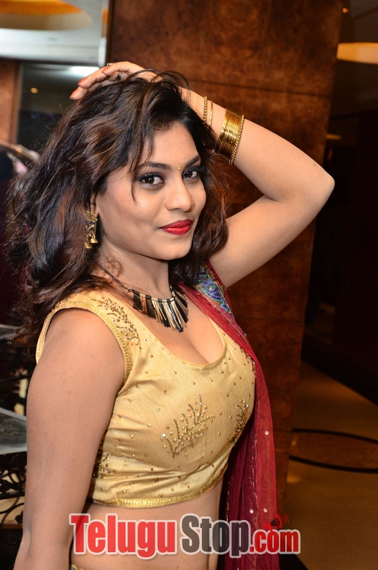 Priyanka augustin photos- Photos,Spicy Hot Pics,Images,High Resolution WallPapers Download