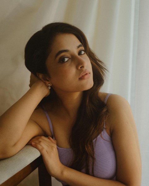 Priyanka mohan is beaming with mischievous looks-Priyankaarul, Priyankamohan, Priyanka Mohan, Actresspriyanka Photos,Spicy Hot Pics,Images,High Resolution WallPapers Download
