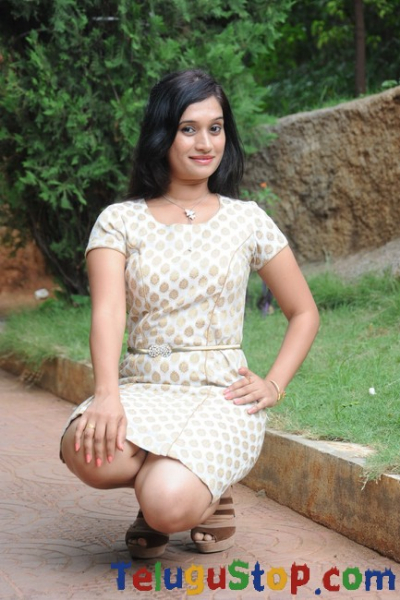 Priyanka pallavi new gallery- Photos,Spicy Hot Pics,Images,High Resolution WallPapers Download