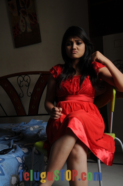 Priyanka stills- Photos,Spicy Hot Pics,Images,High Resolution WallPapers Download
