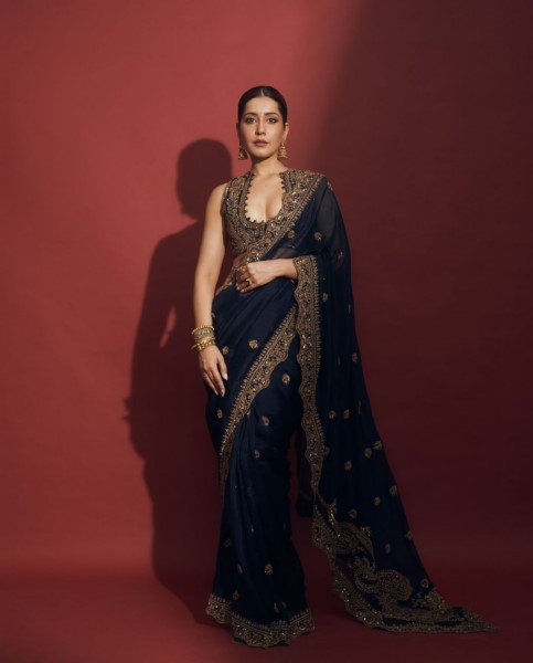 Raashi khanna is trending with black saree deep neck jacket images-Raashi Khanna, Raashikhanna, Raashii Khanna, Rashi Khanna, Rashikhanna Photos,Spicy Hot Pics,Images,High Resolution WallPapers Download