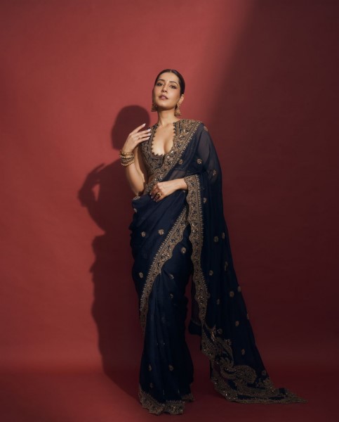 Raashi khanna is trending with black saree deep neck jacket images-Raashi Khanna, Raashikhanna, Raashii Khanna, Rashi Khanna, Rashikhanna Photos,Spicy Hot Pics,Images,High Resolution WallPapers Download