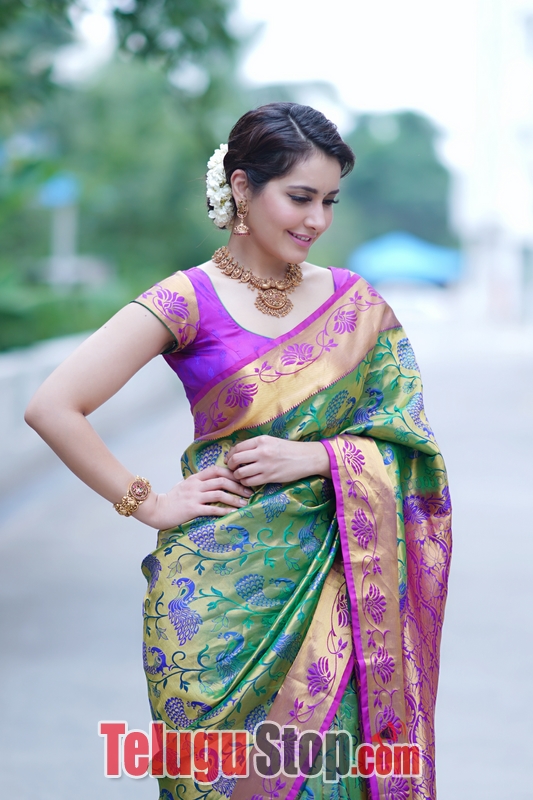 Raashi khanna latest gallery- Photos,Spicy Hot Pics,Images,High Resolution WallPapers Download