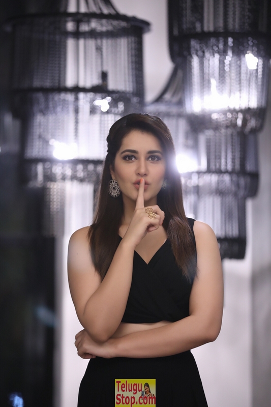 Raashi khanna new stills 7- Photos,Spicy Hot Pics,Images,High Resolution WallPapers Download