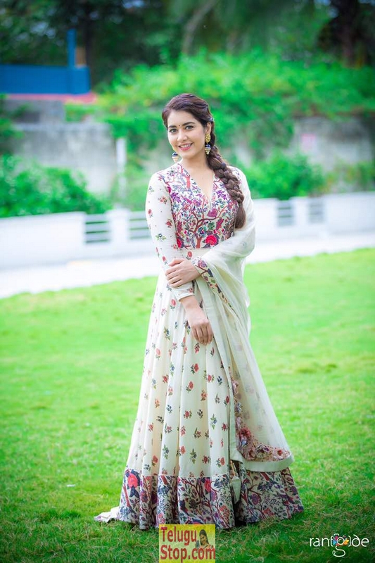 Raashi khanna new stills 8- Photos,Spicy Hot Pics,Images,High Resolution WallPapers Download