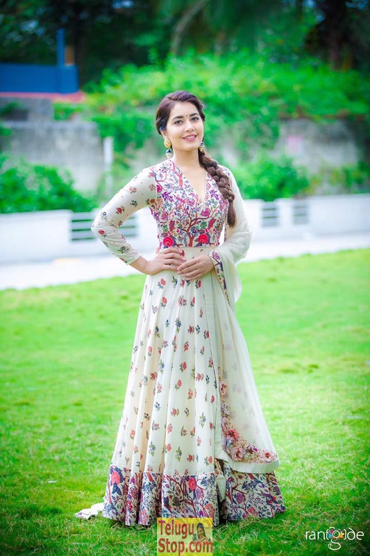 Raashi khanna new stills 8- Photos,Spicy Hot Pics,Images,High Resolution WallPapers Download