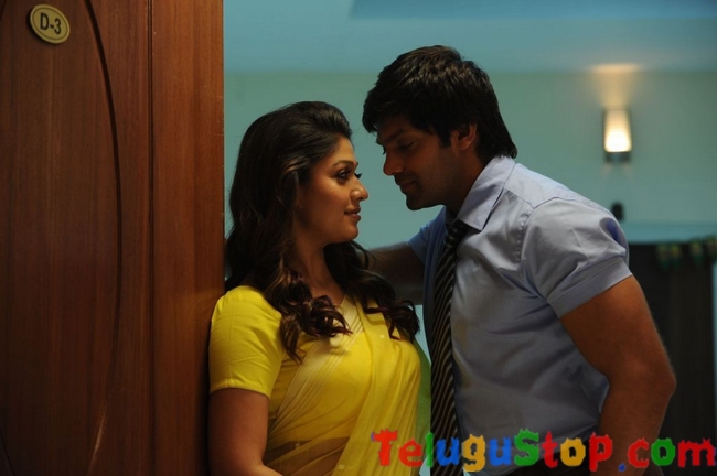 Raja rani movie stills- Photos,Spicy Hot Pics,Images,High Resolution WallPapers Download