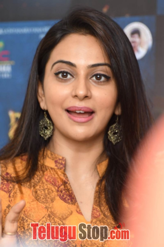 Rakul preet singh interview stills 2- Photos,Spicy Hot Pics,Images,High Resolution WallPapers Download
