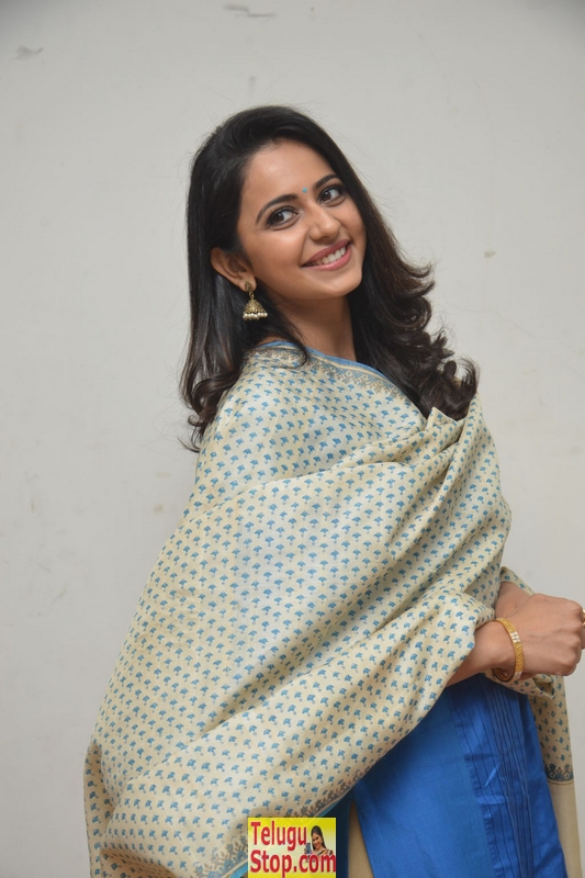 Rakul preet singh latest pics 7- Photos,Spicy Hot Pics,Images,High Resolution WallPapers Download