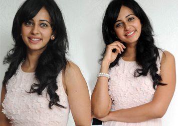 Rakul preet singh new stills- Photos,Spicy Hot Pics,Images,High Resolution WallPapers Download