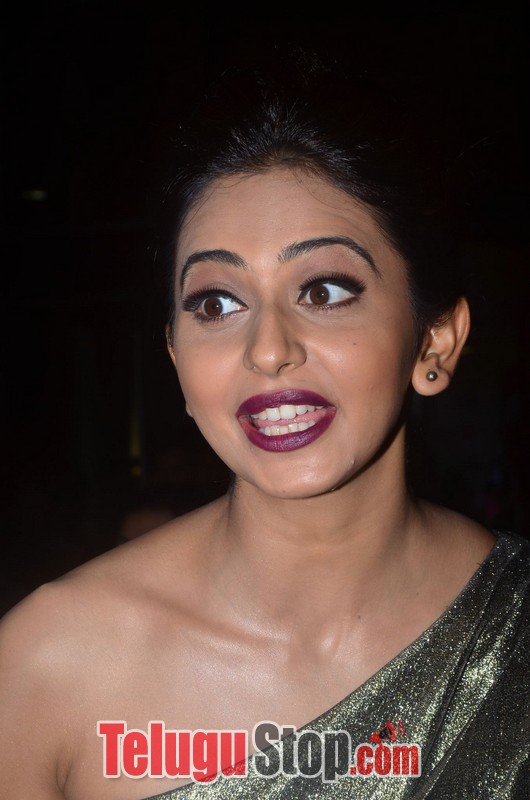 Rakul preet singh pics- Photos,Spicy Hot Pics,Images,High Resolution WallPapers Download