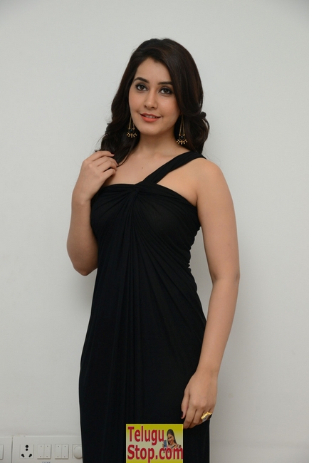 Rashi khanna latest stills 4- Photos,Spicy Hot Pics,Images,High Resolution WallPapers Download