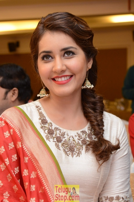 Rashi khanna latest stils- Photos,Spicy Hot Pics,Images,High Resolution WallPapers Download