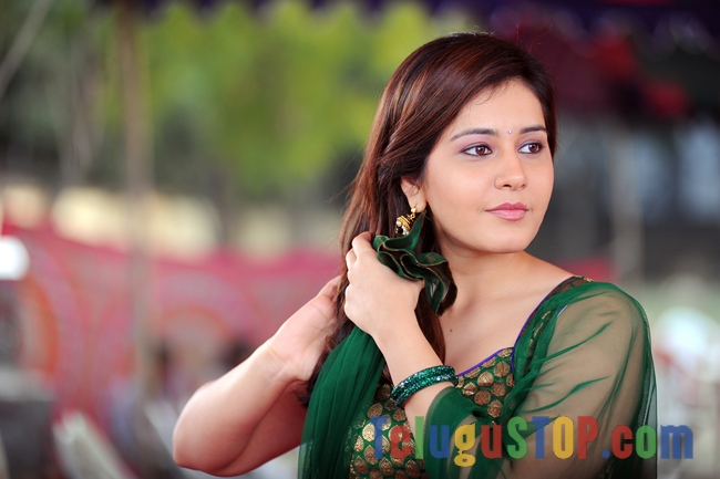 Rashi khanna new pics- Photos,Spicy Hot Pics,Images,High Resolution WallPapers Download