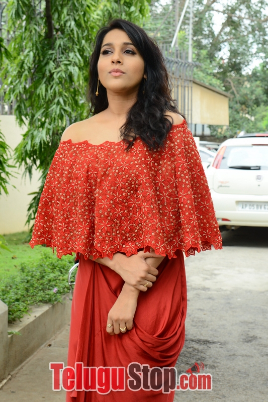 Rashmi gautam new stills 6- Photos,Spicy Hot Pics,Images,High Resolution WallPapers Download