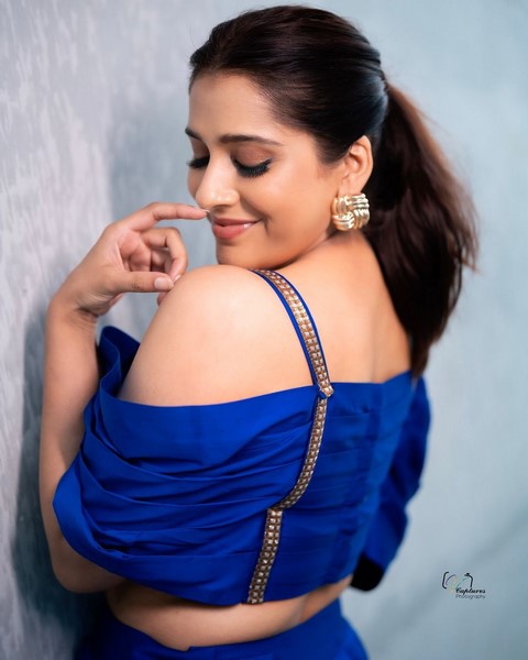 Rashmi gautham is provoking with stunning looks-Anchor Rashmi, Anchorrashmi, Rashmi, Rashmi Gautam, Rashmigautam, Rashmi Gautham, Rashmigautham Photos,Spicy Hot Pics,Images,High Resolution WallPapers Download