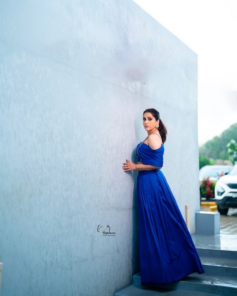 Rashmi gautham is provoking with stunning looks-Anchor Rashmi, Anchorrashmi, Rashmi, Rashmi Gautam, Rashmigautam, Rashmi Gautham, Rashmigautham Photos,Spicy Hot Pics,Images,High Resolution WallPapers Download
